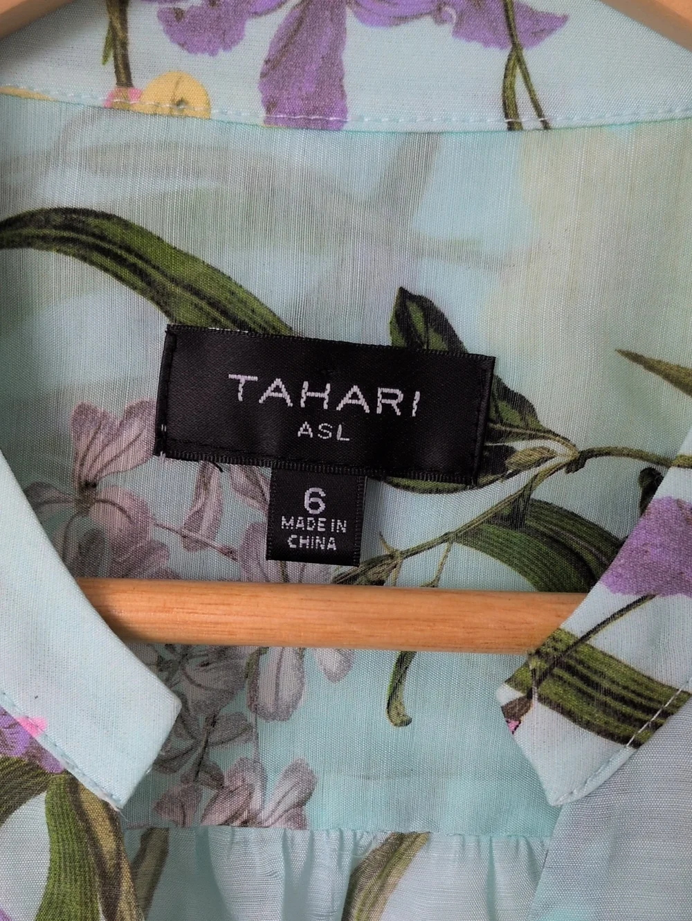 Tahari ASL Light Mint Floral Button-Front Sample Set Size 6